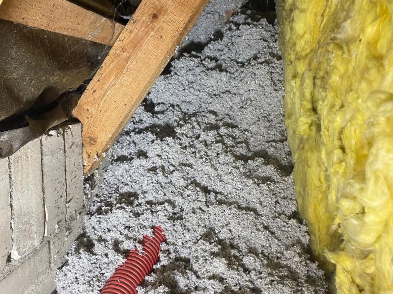 Drempel mit Teildämmung während des Dämmverfahrens